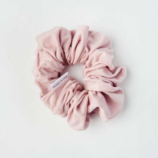 Tessa Glorie scrunchie in pink